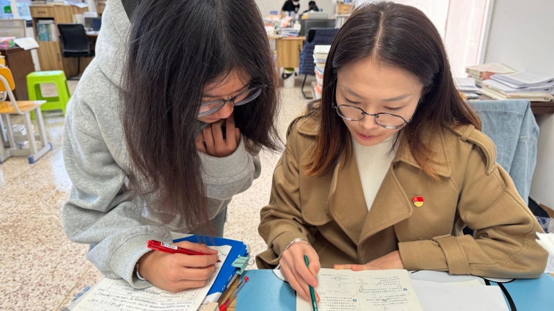 辅导学生2.jpg